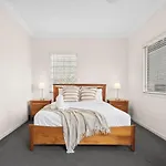 Stylish Coastal Retreat In The Heart Of Broadbeach
