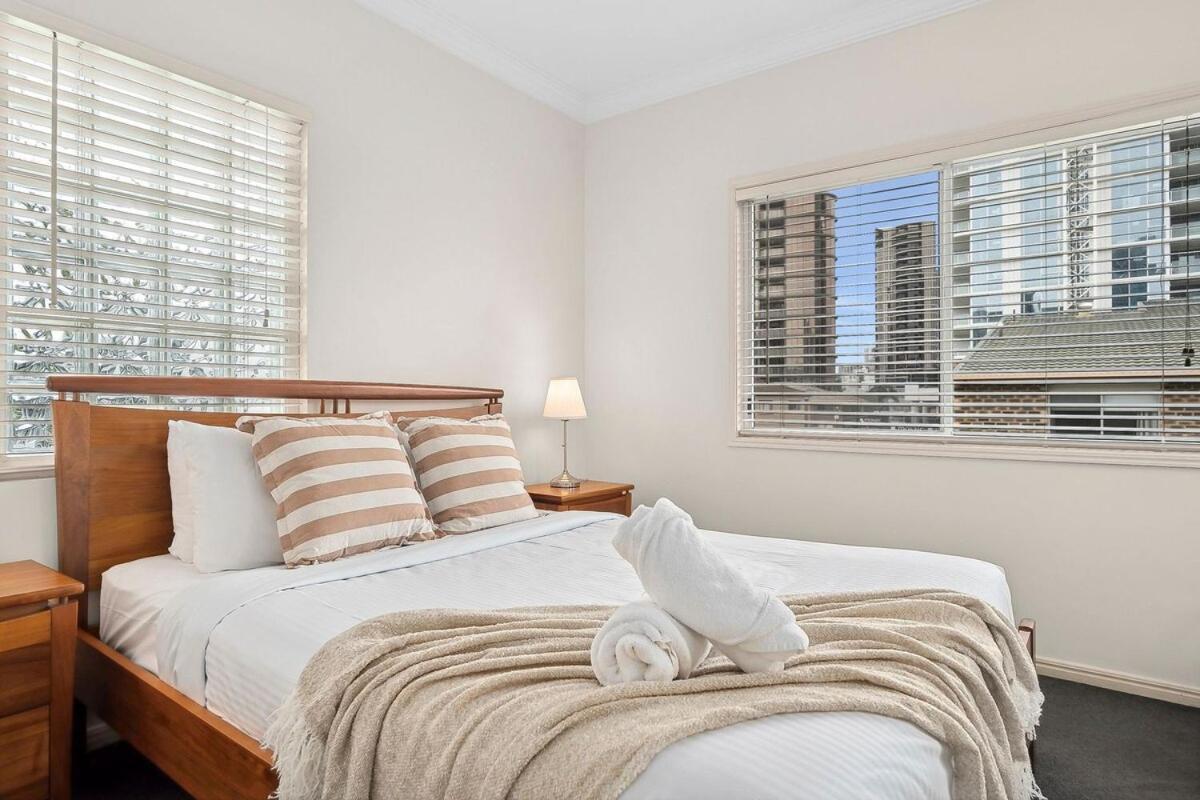 Apartment Stylish Coastal Retreat In The Heart Of Broadbeach