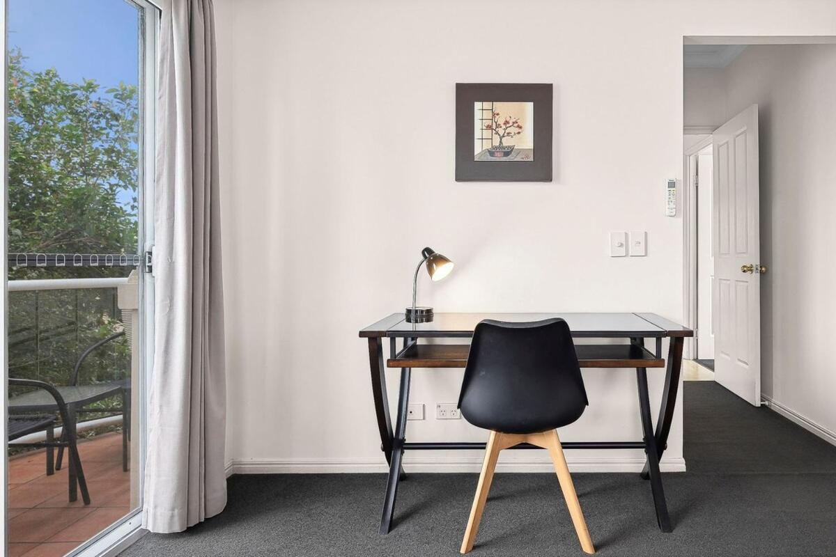Apartment Stylish Coastal Retreat In The Heart Of Broadbeach Gold Coast