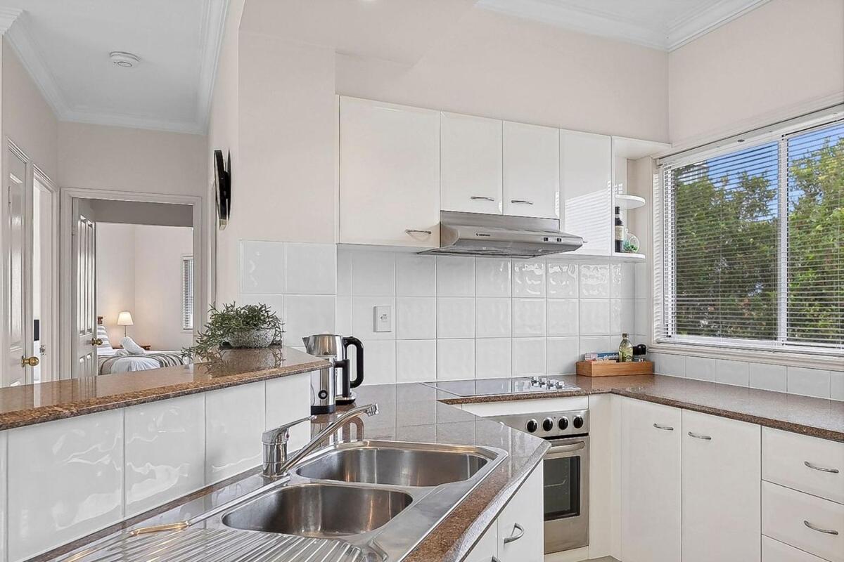 Stylish Coastal Retreat In The Heart Of Broadbeach